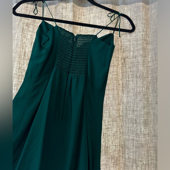 Reformation green dress with a slit on the front - Picture 5 of 5